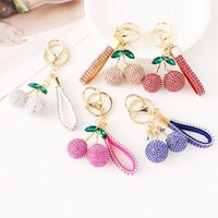 Magnifique porte-clés cerise 3D avec strass incrusté de feuilles vertes crochet en métal doré mode et style dessin animé