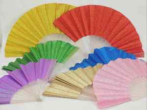 Abanico Plegable de Plástico Brillante de 23 cm con Lentejuelas, Venta al por Mayor para Festivales y Bailes de Graduación, Productos Artesanales - Product Image 2