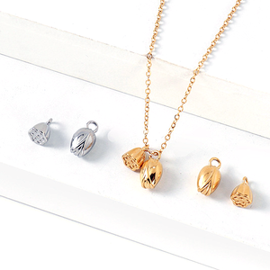 Collar con Colgante de Capullo y Vaina de Loto |   Acero Inoxidable con Baño de Oro PVD de 18K, Duradero, Resistente al Agua e Hipoalergénico |   Joyería Espiritual para Mujer - Product Image 1