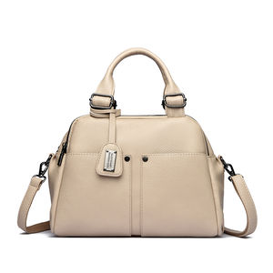 Sac à main décontracté portable en polyester durable pour femme, de luxe, de style européen-américain, à forme géométrique, avec rivets et fermeture éclair antivol, pour usage quotidien - Product Image 3