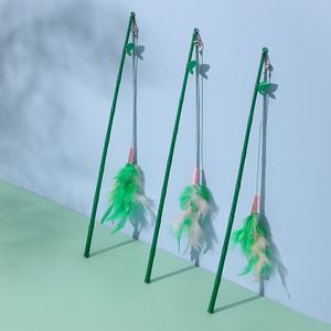 Varita de gato estilo bambú con cabezal de relleno de plumas duradero - Product Image 2