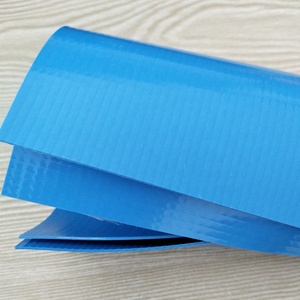 Membrane d'étanchéité VPVC renforcée <span class=keywords><strong>gris</strong></span> <span class=keywords><strong>clair</strong></span> + <span class=keywords><strong>gris</strong></span> double couleur personnalisée matériau <span class=keywords><strong>PVC</strong></span> soudable pour toits durables chinois - Product Image 4