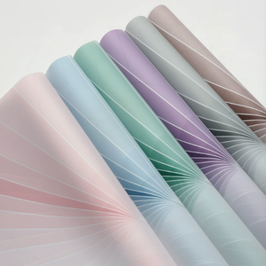 Papel de embalaje de flores de plástico translúcido impermeable de colores, papel mate para flores, papel de regalo hecho a mano, floristería - Product Image 1