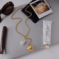 Art Romantique Imitation Perle Coeur Pendentif Long Y Chaîne Collier En Acier Inoxydable Jewelri Major pour Chandail Assorti