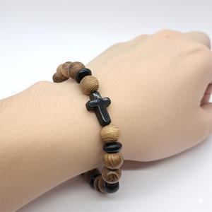 Pulseras con cuentas de madera de ala de pollo en forma de cruz de estilo religioso de alta calidad accesorios de moda al por mayor - Product Image 5