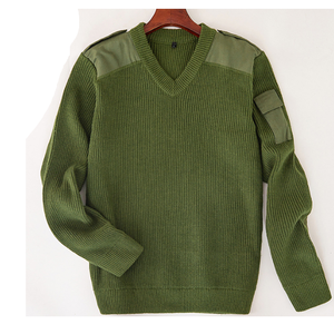 DFS0904 Sweaters tactiques pour hommes en vert olive avec poches sur les manches et autres accessoires - Product Image 5