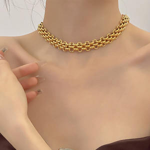 NS1417 <span class=keywords><strong>Collier</strong></span> ras du cou vintage à chevrons en acier inoxydable plaqué or fin <span class=keywords><strong>Collier</strong></span> ras du cou large à mailles épaisses - Product Image 1