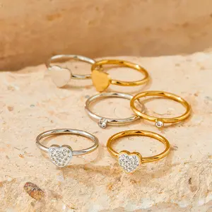 มาใหม่ Pvd ชุบทองเพทายแหวนนิ้วสแตนเลสสามในหนึ่งพับสวมแหวนหัวใจสำหรับสาวๆ