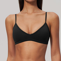 Nouvelle Arrivée 2026 Soutien-gorge de yoga brossé à fines bretelles, décolleté en V profond, dos croisé, coussinets amovibles, haute élasticité pour femme, idéal Pilates et Fitness