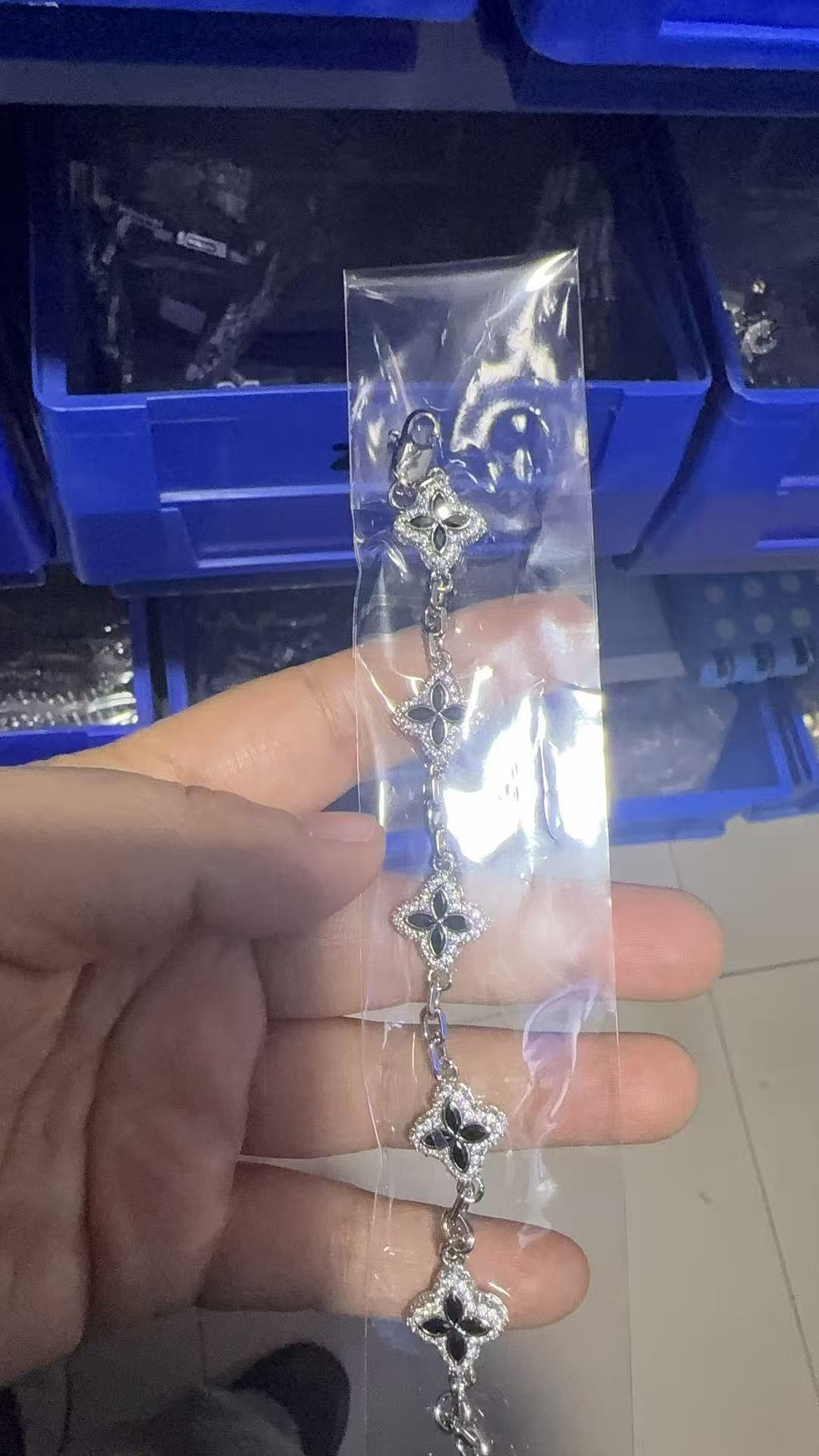 Argento+trifoglio nero