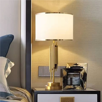 LAMPE DE TABLE DE LUXE POUR LA MAISON, LAMPE DE TABLE EN TISSU, LAMPE DE CHEVET EN MÉTAL POUR CHAMBRE À CÔTÉ DU LIT, GRAND VENTE EN GROS