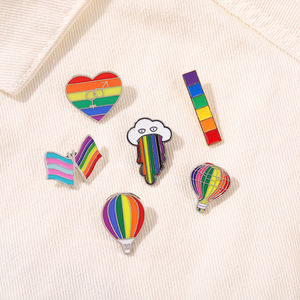 6 أنماط من دبابيس معدنية مطلية بالمينا الصلبة على شكل منطاد هواء ساخن بألوان قوس قزح، دبابيس مخصصة على شكل سحاب وعلم وقلب، شارات للملابس والحقائب للأصدقاء - Product Image 1