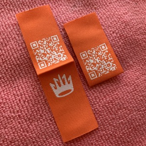 Étiquette tissée en taffetas de conception de <span class=keywords><strong>code</strong></span> <span class=keywords><strong>QR</strong></span> à bord rond découpé au laser, <span class=keywords><strong>patch</strong></span> tissé de vêtements <span class=keywords><strong>QR</strong></span> <span class=keywords><strong>Code</strong></span> de travail - Product Image 6