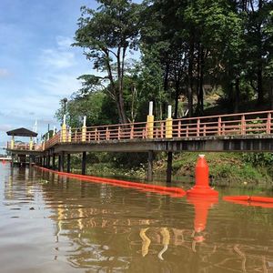 EPSフォーム充填円筒フロートビーチセキュリティ障壁フローティング封じ込めブーム用海洋用品 - Product Image 4