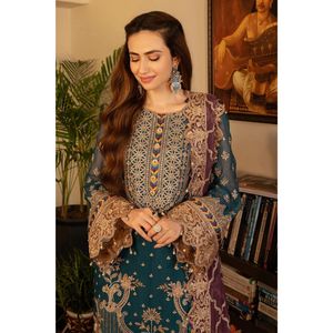 Ensembles Salwar ethniques en Faux Georgette lourde avec Dupatta, broderie multi-fils et sequins Jari - Product Image 4