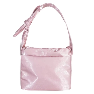 Sac fourre-tout unisexe tendance et portable pour soirées dansantes, avec logo personnalisé, antivol, mignon pour filles et femmes, résistant à l'eau et avec protection RFID - Product Image 4