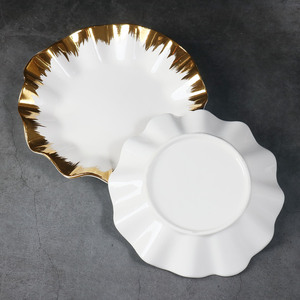 <span class=keywords><strong>Assiette</strong></span> de présentation en céramique dorée de luxe de haute qualité avec un design <span class=keywords><strong>moderne</strong></span>, origine Fujian, adaptée aux mariages, aux fêtes et aux hôtels - Product Image 5