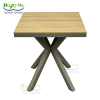 Table à manger carrée de style européen avec pieds en aluminium durable Design en bois plastique pour l'extérieur Bistrot & Restaurant