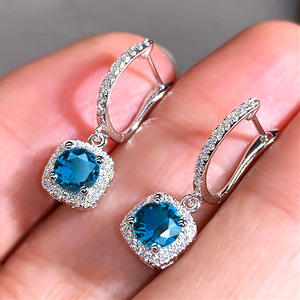 Boucles d'oreilles pendantes classiques en pierre précieuse bleue, halo de diamants, taille brillante carrée, argent 925 plaqué rhodium pour femmes DIAMITASSENTE - Product Image 3
