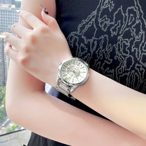 <span class=keywords><strong>Montre</strong></span>-bracelet à quartz Julius pour femme, <span class=keywords><strong>cadran</strong></span> 48 mm, bracelet en acier inoxydable, étanche 30 m, affichage date et jour - Product Image 1