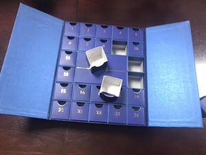Caja de Regalo de Joyería Ecológica de Lujo para Navidad, con Forro de Esponja Protectora y Lámina Dorada, Materiales Reciclados para Cosméticos UV, Estilo Adviento - Product Image 6
