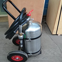 Chariot porte-extincteur roulant en acier inoxydable SUS304, vente chaude usine, modèle 18 bars, capacité 30L-100L