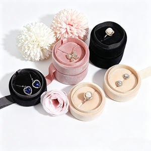 กล่องใส่แหวนกำมะหยี่ทรงกระบอก ฝาปิดแบบกลม สีพื้นเรียบหรู สำหรับใส่แหวน - Product Image 3