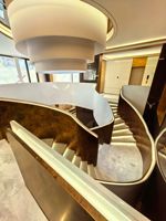 Escalier droit rotatif pour balcon et loft, avec panneaux métalliques à motifs personnalisés, installation incluse