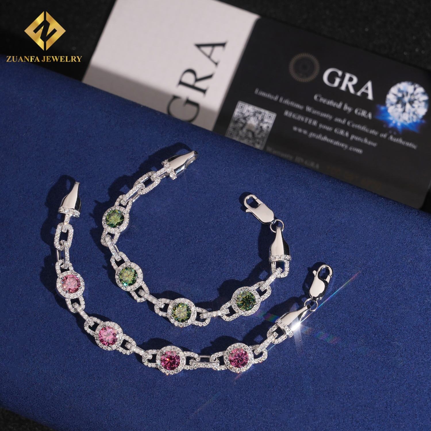 Silver-blue green moissanite