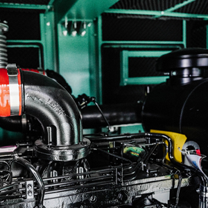 เครื่องกำเนิดไฟฟ้าแบบเงียบ ผลิตในจีน สตาร์ทไฟฟ้ากระแสสลับ สามเฟส 60KW 75KW 100KW สำหรับเครื่องยนต์ TPW-24 ดีไซน์เงียบพิเศษ ลดเสียงรบกวน - Product Image 1