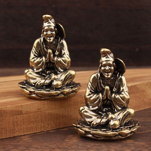 Figurine en laiton Ji Gong, ornement de méditation, décoration de la maison, statue de collection unisexe - Product Image 1