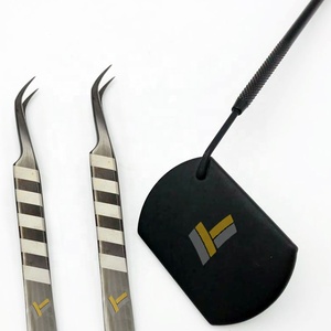 Pince à cils inclinée plasma noire rayée en acier inoxydable durable avec logo personnalisé pince à épiler à extension forte et incurvée pointue - Product Image 6