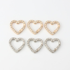 Portachiavi a Forma di Cuore con Moschettone a Molla, <span class=keywords><strong>Regalo</strong></span> di <span class=keywords><strong>San</strong></span> <span class=keywords><strong>Valentino</strong></span> <span class=keywords><strong>per</strong></span> <span class=keywords><strong>Lei</strong></span>, Anelli Portachiavi Fai-da-Te <span class=keywords><strong>per</strong></span> Chiavi, Zaini, Etichette Bagaglio, Accessori e Ciondoli all'Ingrosso - Product Image 5