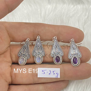 Top Quality Labradorite Gemstone Superb Design 925 SIlver Earrings - Product Image 1