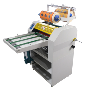 Nouvelle machine de laminage de film de haute qualité 390A avec dispositif d'alimentation par convoyeur et coupe automatique hydraulique, garantie 1 an - Product Image 1