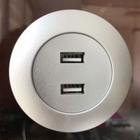 Mini port de chargeur USB double rond 5V 2.1A caché dans le bureau du canapé rapide/intégré dans le canapé Mini chargeur USB rond avec prise EU/US/UK
