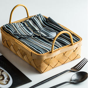 Panier cadeau de Noël en bois tressé Happy Life avec poignée pour l'emballage et le rangement de cadeaux de vacances - Product Image 1