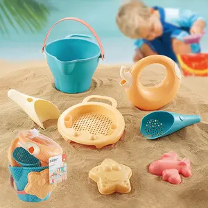 समुद्र तट बाल्टी समुद्र तट पर रेत खिलौना सेट 2022 गर्मियों नई सिलिकॉन समुद्री जानवरों समुद्र तट खिलौना