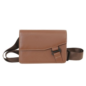 Sac bandoulière en cuir personnalisable, imperméable et résistant à l'eau, avec sangle réglable pour les voyages, le travail et le sport - Product Image 3