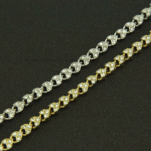 New Roman simple love shape diamond-encrusted women's <b>bracelet</b> - Product Image 3