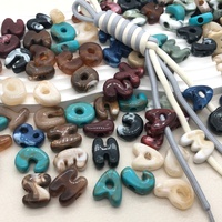 Perles alphabet en acrylique bicolores effet marbre à grand trou pour bracelets, porte-clés, breloques de sac, accessoires de bijoux DIY – Vente en gros
