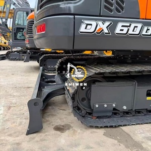 Excavatrice d'occasion à prix avantageux Dx60D à vendre, d'origine coréenne, hydraulique sur chenilles DOOSAN 60, en bon état, rouge - Product Image 3