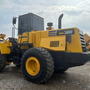KOMATSU 380 WA380 d'origine du Japon, chargeuse sur pneus d'occasion en bon état et à faible durée de travail - Product Image 1