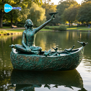 Grande Statua Moderna 3D in Bronzo di Ragazza che Tiene un Aeroplanino, Scultura per Giardino Esterno e Fontana d'Acqua - Product Image 1
