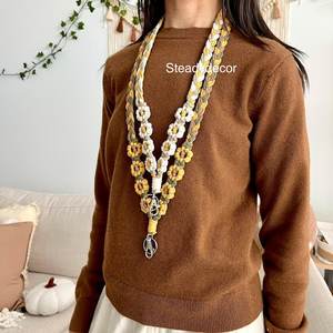 Cordón de poliéster de macramé con diseño floral, ecológico y duradero, con cierre de seguridad, para venta al por mayor, con logotipo personalizado, soporte para credencial de profesor, clip para llaves e identificación - Product Image 5