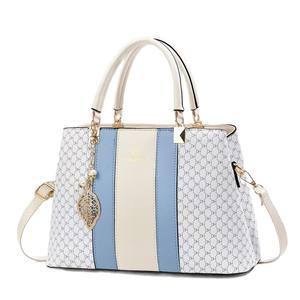 Sac fourre-tout carré à bandoulière pour femme, grande capacité, en cuir PU, avec chaîne, fermeture éclair centrale, étanche, style mallette - Product Image 3