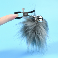 Pince à tétons InnerBloom pour SM BDSM Bondage avec pompons en fourrure et clochette, jouet sexuel