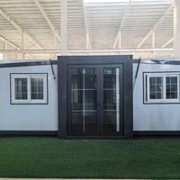 Maisonnette préfabriquée écologique avec système d'énergie solaire, maison mobile pour une expérience de vie hors réseau