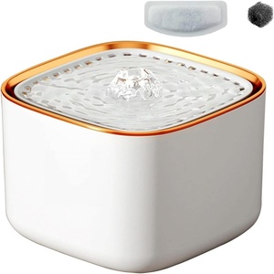 Fontaine à eau automatique de haute qualité pour animaux de compagnie, distributeur d'eau avec bols en plastique au charbon de bois, produits innovants pour chiens - Product Image 1