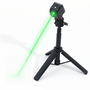 Entraîneur de swing de golf laser réglable avec support magnétique, rotation à <span class=keywords><strong>360</strong></span>°, batterie rechargeable, pour l'entraînement de la précision au putting en intérieur Yida - Product Image 1